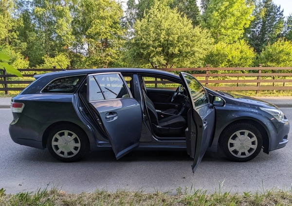 Toyota Avensis cena 25900 przebieg: 260000, rok produkcji 2009 z Andrychów małe 781